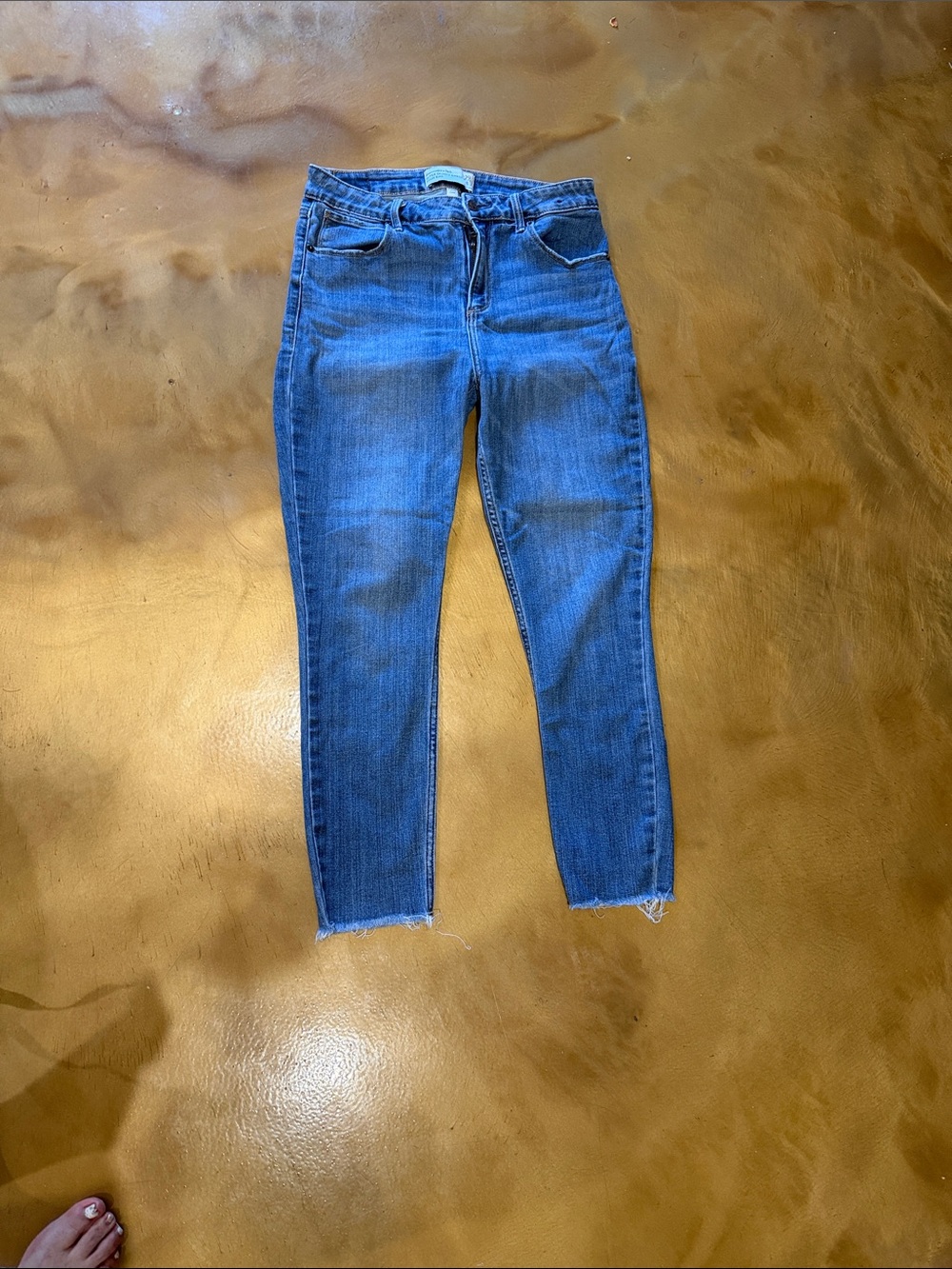 Abercrombie & Fitch Mid-Rise Cropped Blue Skinny Jeans